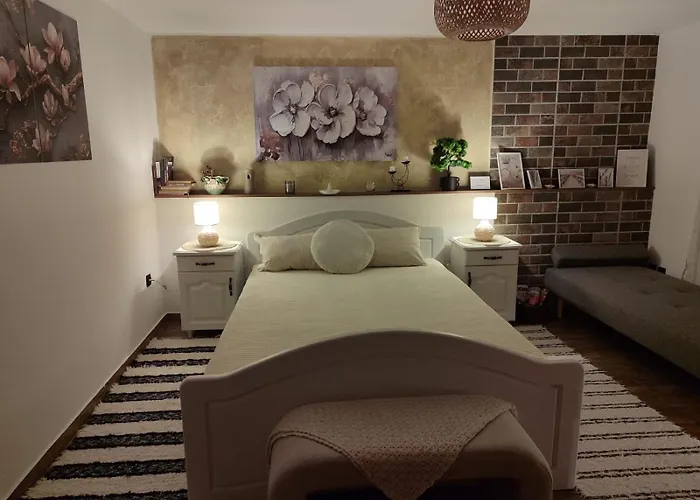 Ramonda Apartament *